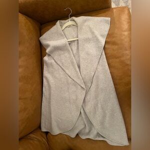 Club Monaco Delaynee Gray Vest XS/S